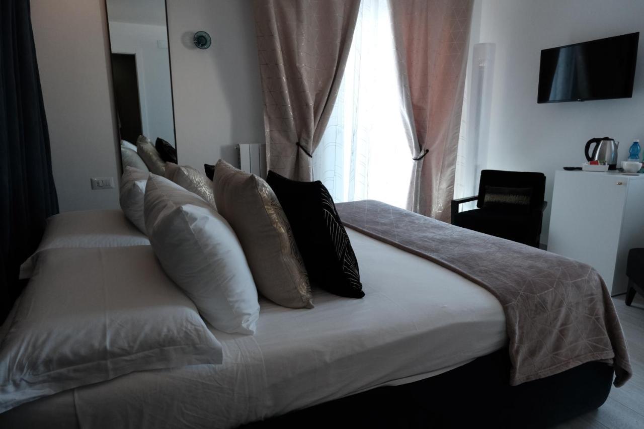 Altamarea Rooms โปลีญาโนอามาเร ภายนอก รูปภาพ