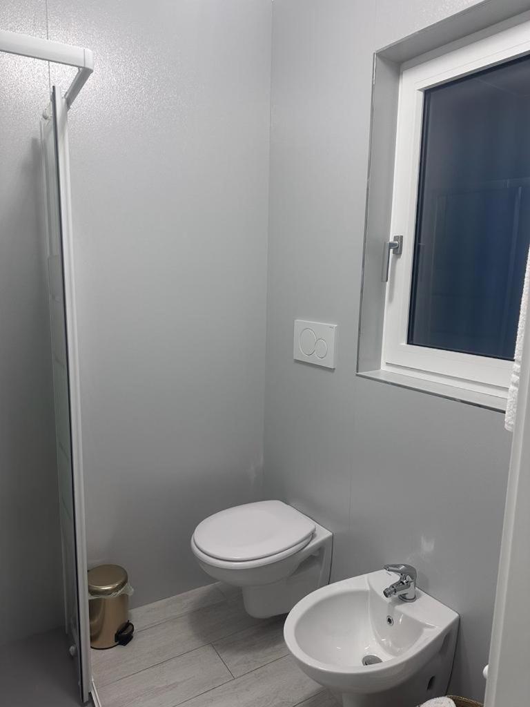 Altamarea Rooms โปลีญาโนอามาเร ภายนอก รูปภาพ