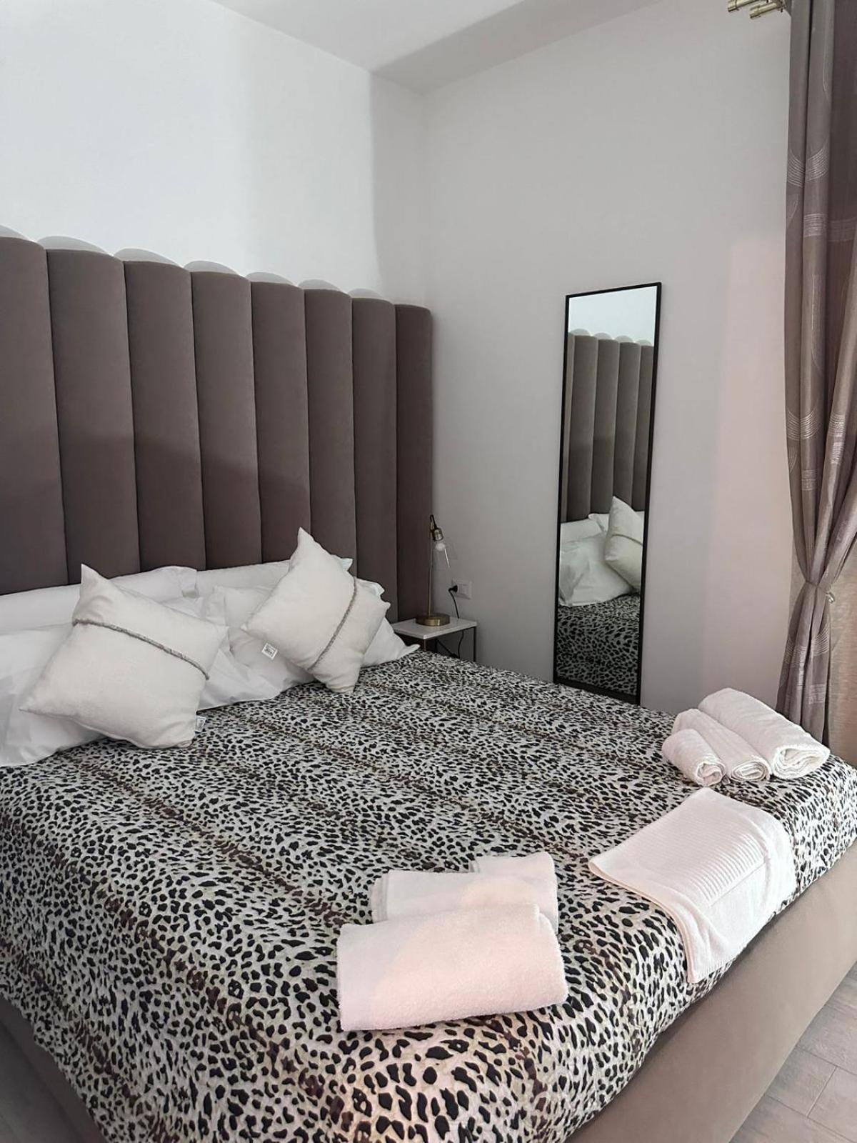 Altamarea Rooms โปลีญาโนอามาเร ภายนอก รูปภาพ