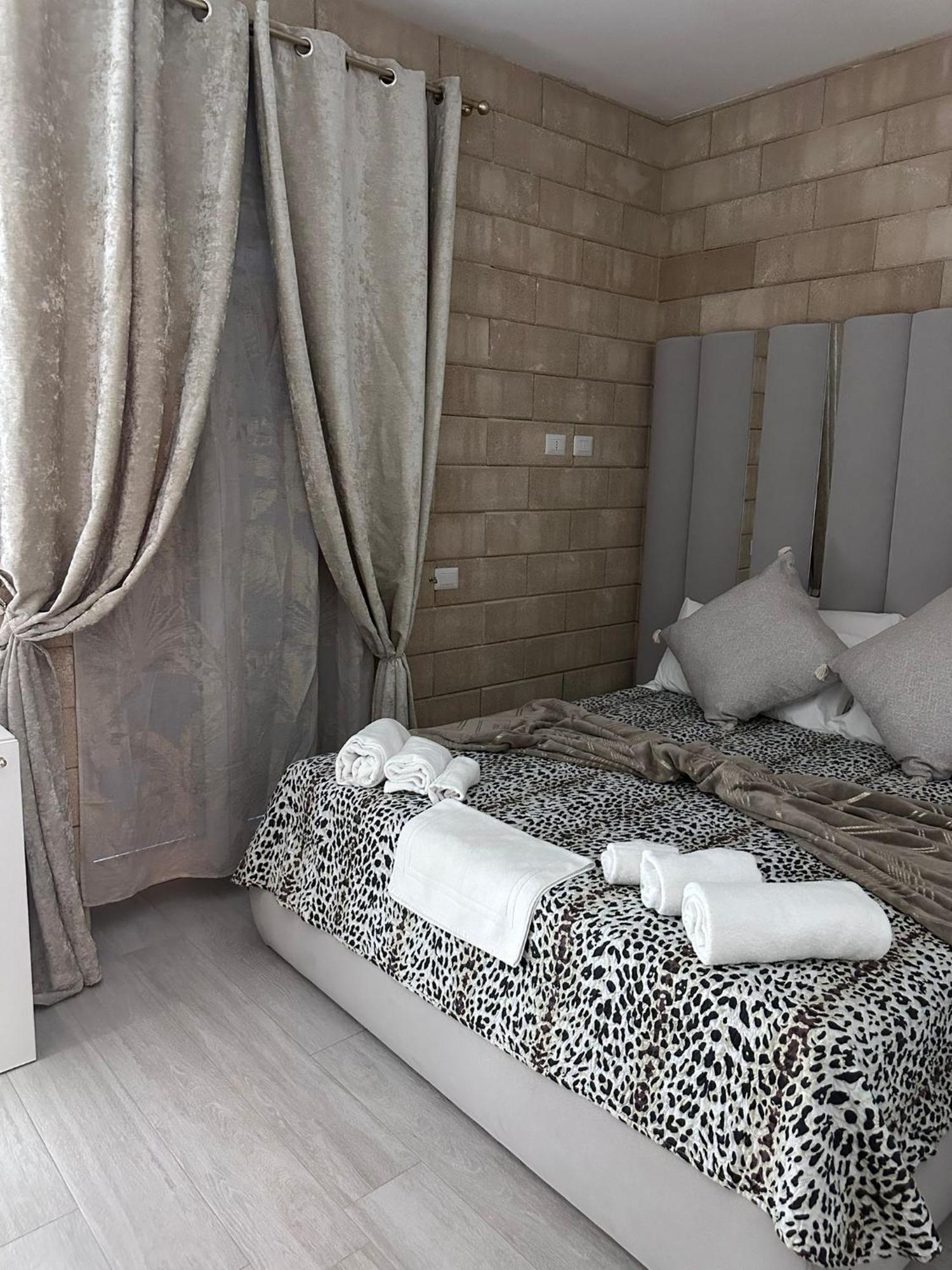 Altamarea Rooms โปลีญาโนอามาเร ภายนอก รูปภาพ
